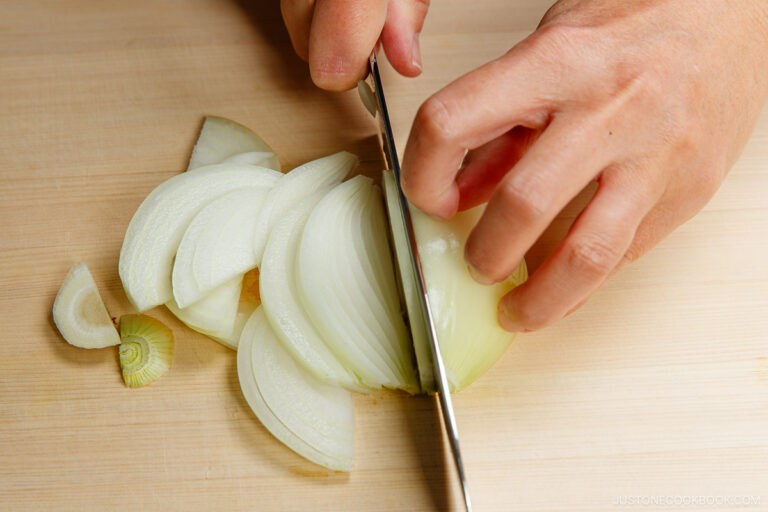 Thinly slice onion